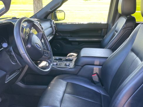 Used 2020 Ford Expedition Max XLT w/ Equipment Group 202A AWD/4WD image 13