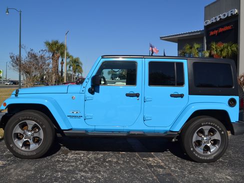 Used 2017 Jeep Wrangler Unlimited Sahara w/ Connectivity Group image 1