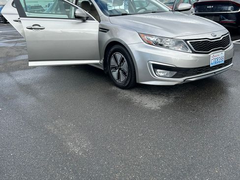 Used 2012 Kia Optima Hybrid w/ Hybrid Convenience Pkg image 11