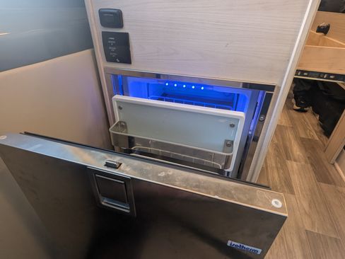 Used 2020 Mercedes-Benz Sprinter 2500 image 20