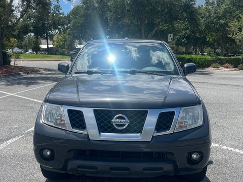 Used 2013 Nissan Frontier PRO-4X AWD/4WD image 2