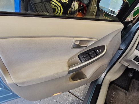 Used 2015 Toyota Prius Two FWD image 15