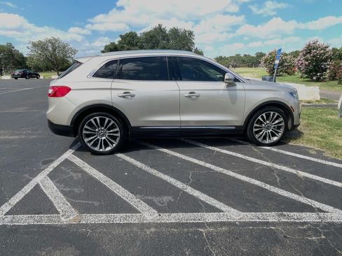 Used 2017 Lincoln MKX Reserve FWD image 5