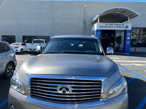 Used 2013 INFINITI QX56 2WD w/ Theater Pkg image 4