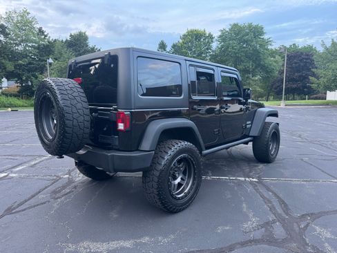 Used 2016 Jeep Wrangler Unlimited Sport w/ Quick Order Package 23S AWD/4WD image 4