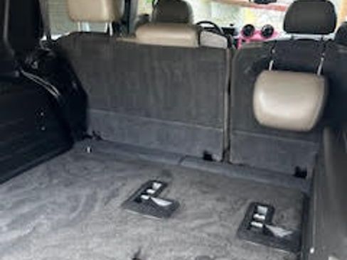 Used 2005 HUMMER H2 w/ Preferred Equipment Group image 5