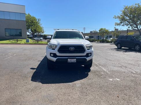 Used 2016 Toyota Tacoma SR5 RWD image 5