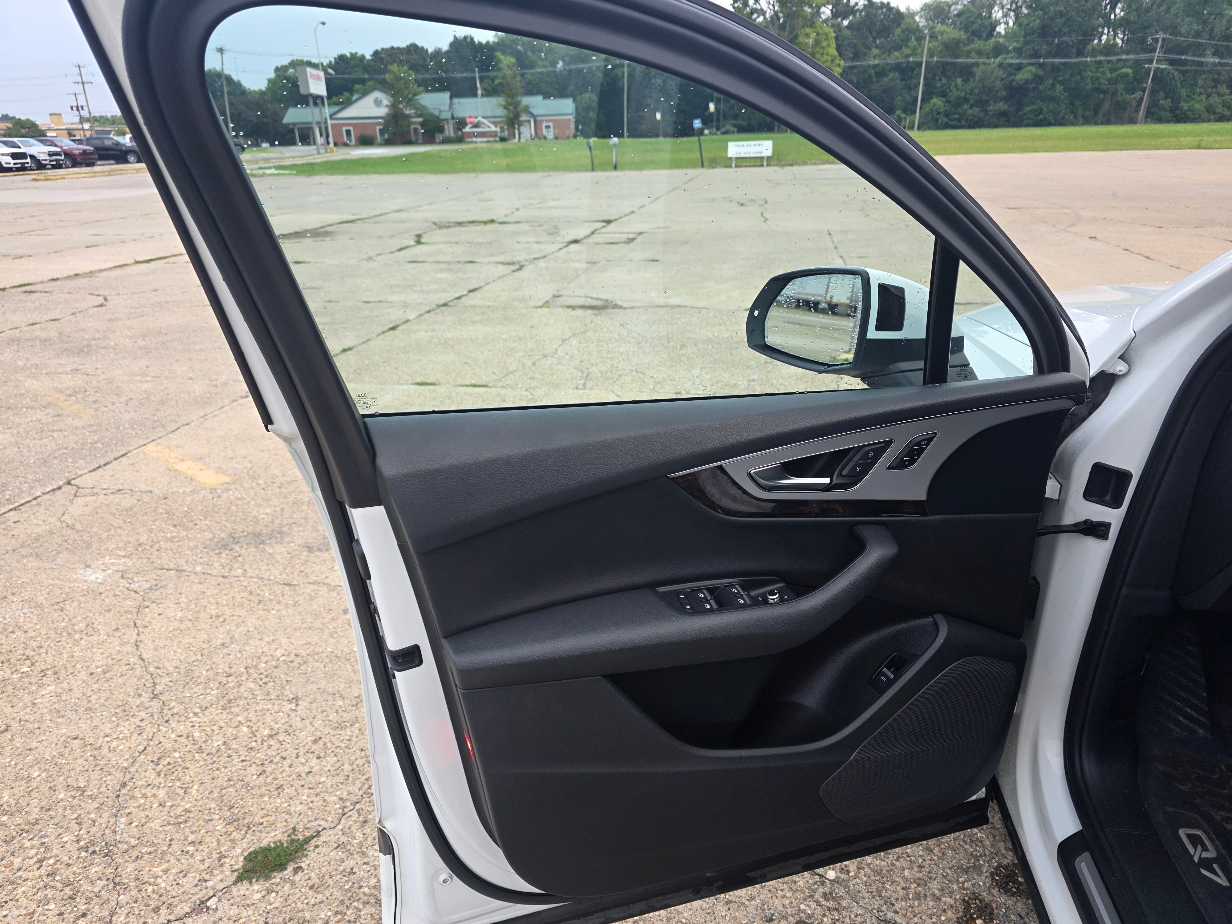 Used 2017 Audi Q7 2.0T Premium Plus AWD/4WD image 12