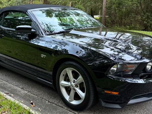 Used 2010 Ford Mustang GT Premium RWD image 5