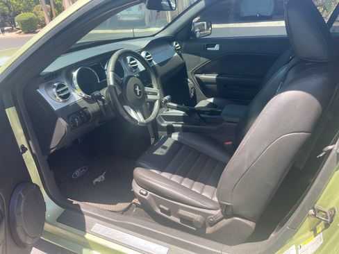 Used 2005 Ford Mustang GT Premium RWD image 8