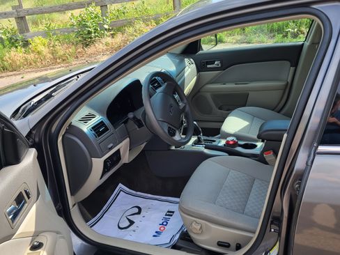Used 2012 Ford Fusion SE image 12