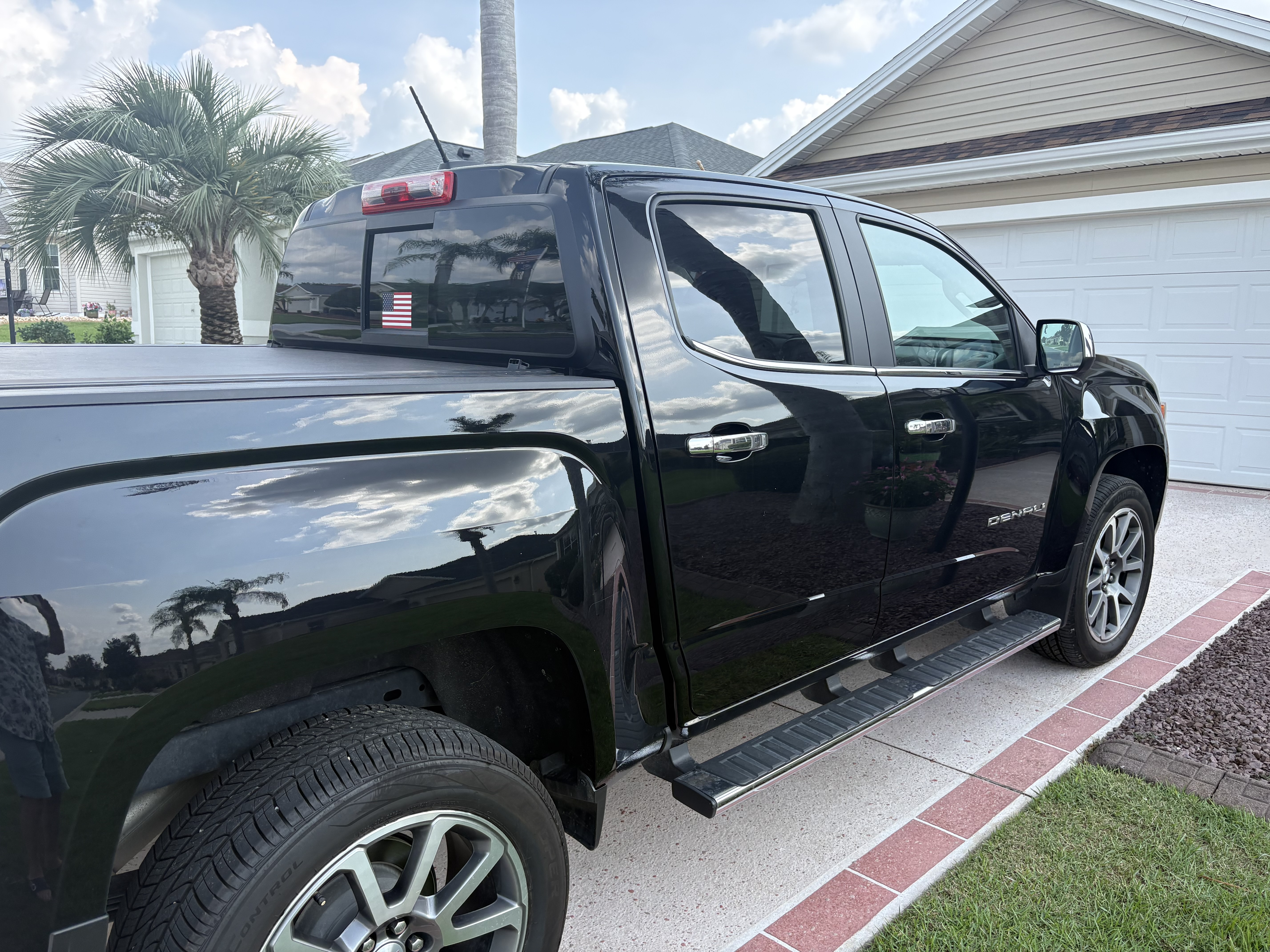 Used 2021 GMC Canyon Denali AWD/4WD image 2