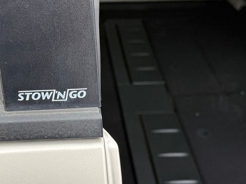 Used 2013 Dodge Grand Caravan SE image 9