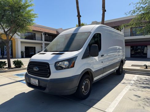 Used 2018 Ford Transit 250 148 Medium Roof RWD image 1