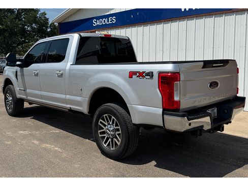 Used 2017 Ford F250 Lariat w/ Lariat Ultimate Package image 8