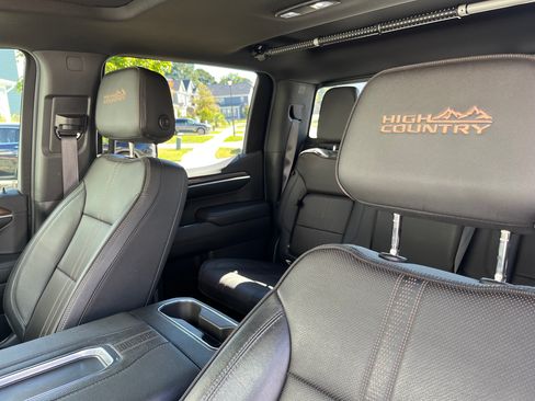 Used 2022 Chevrolet Silverado 1500 High Country w/ High Country Premium Package image 6