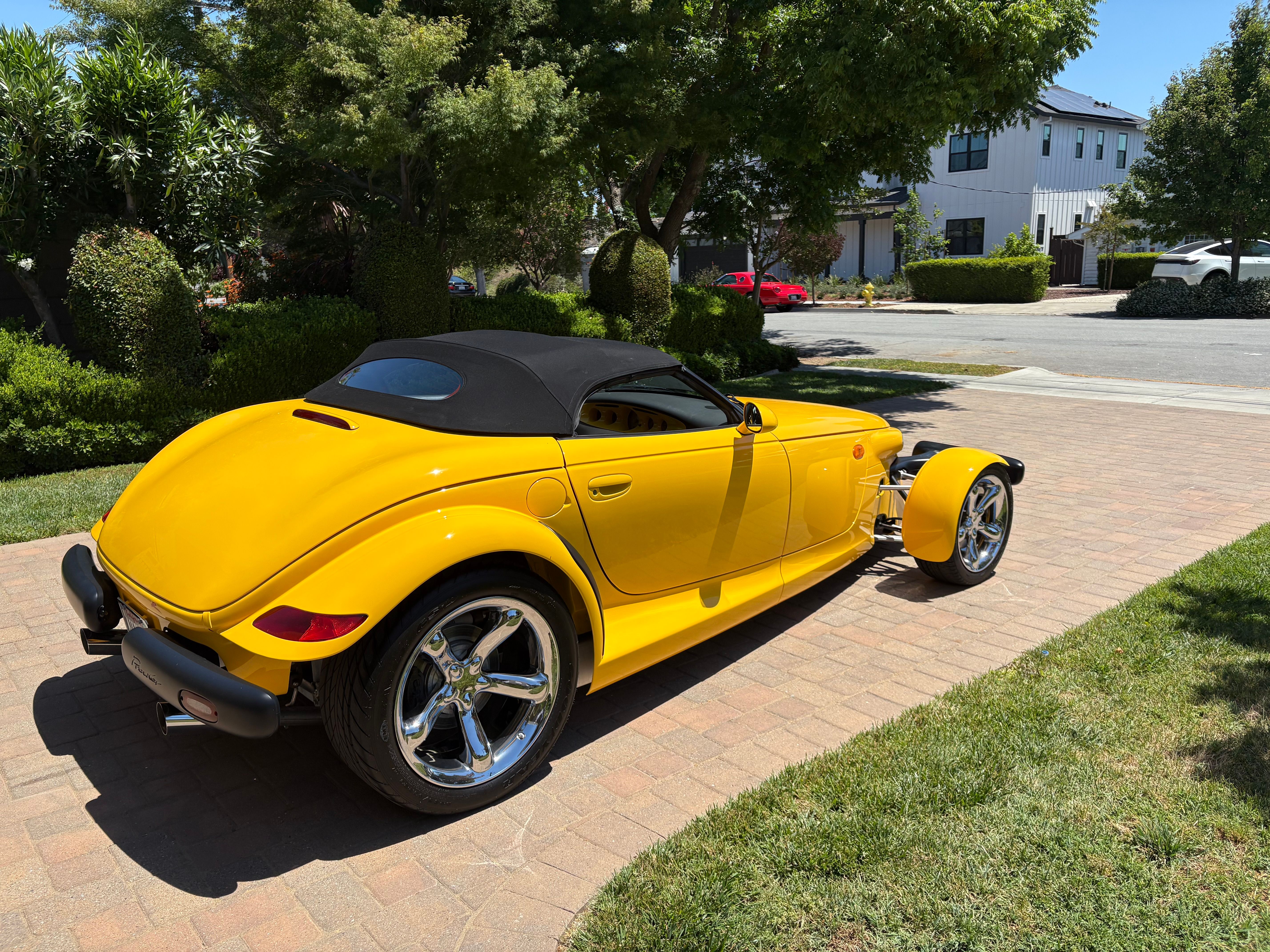 Used 2002 Chrysler Prowler RWD image 9