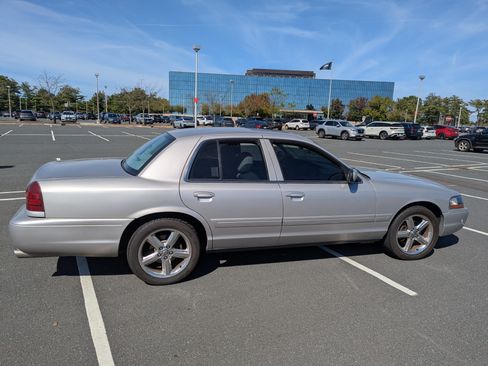 Used 2004 Mercury Marauder image 2