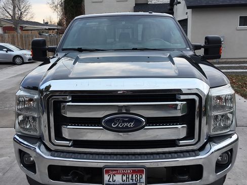 Used 2016 Ford F250 Lariat w/ Lariat Interior Package image 2