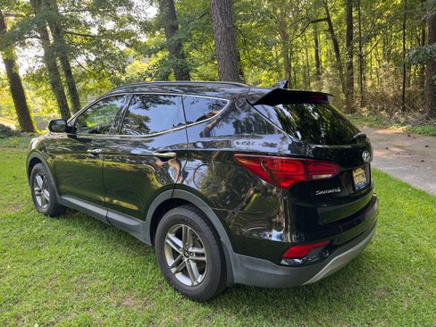 Used 2018 Hyundai Santa Fe Sport w/ 2.4L Value Package 02 FWD image 8
