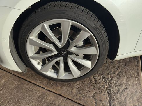 Used 2018 Tesla Model 3 Long Range image 13