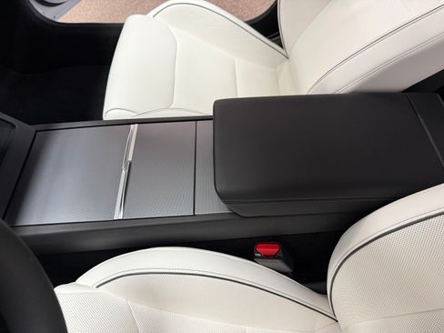 Used 2025 Tesla Model 3 Performance image 26