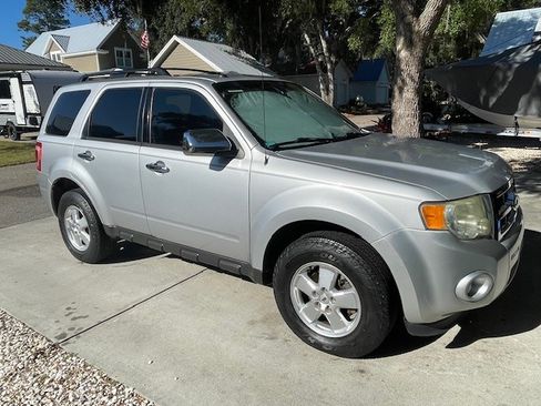 Used 2011 Ford Escape XLT w/ 202A Rapid Spec Order Code image 1