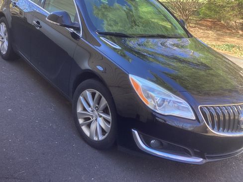 Used 2016 Buick Regal Sedan 4D image 2