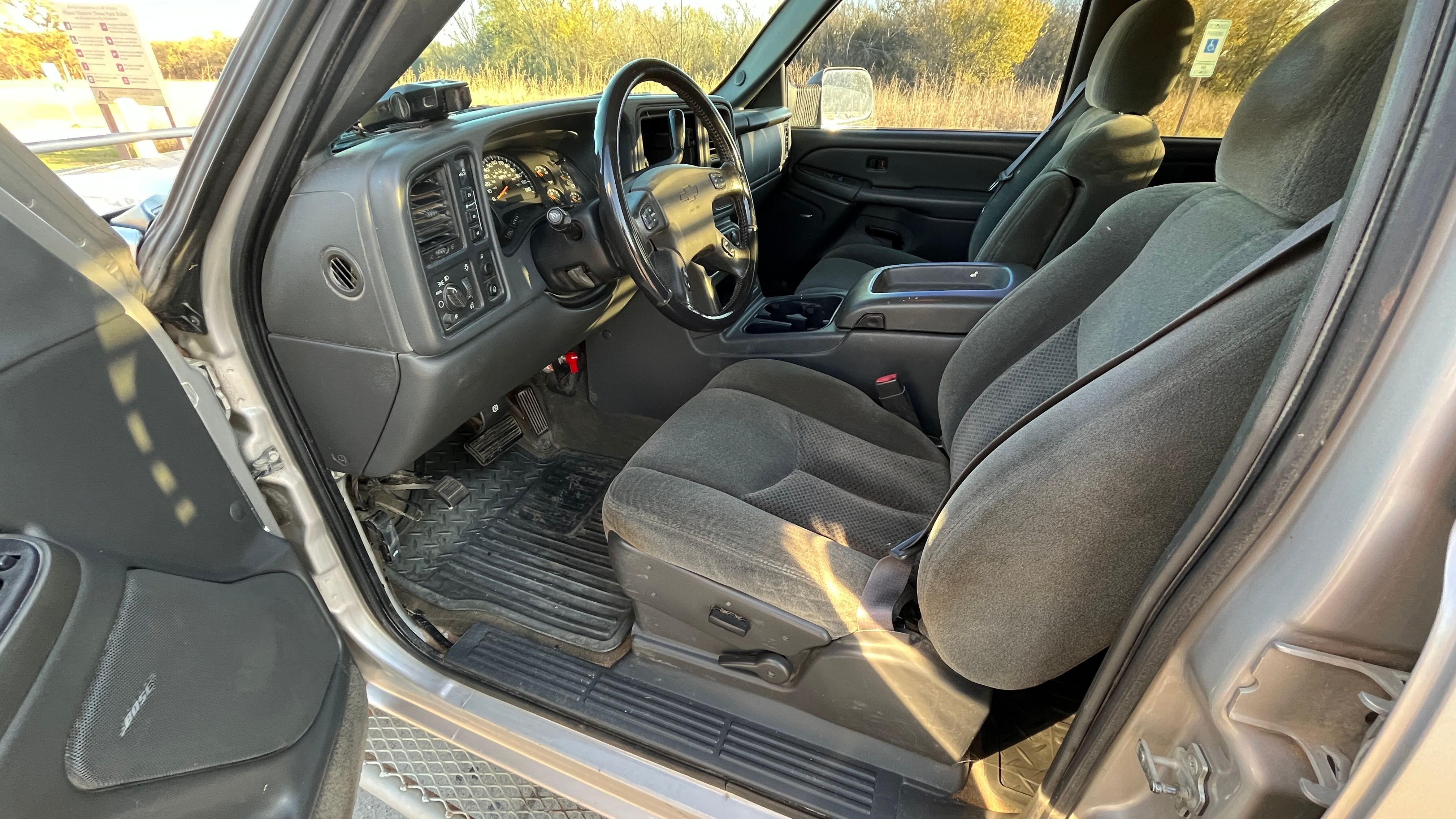 Used 2004 Chevrolet Silverado 3500 LS w/ Skid Plate Package AWD/4WD image 14