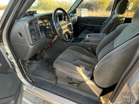 Used 2004 Chevrolet Silverado 3500 LS w/ Skid Plate Package image 14