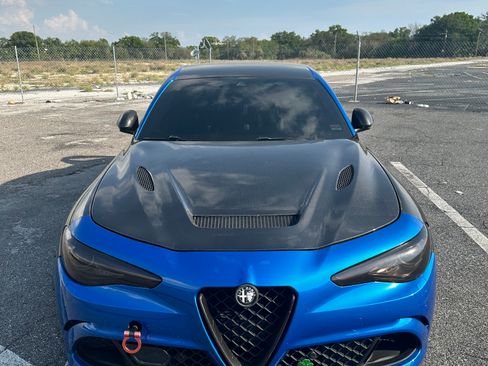 Used 2018 Alfa Romeo Giulia Quadrifoglio w/ Driver Assist Dynamic Package image 4