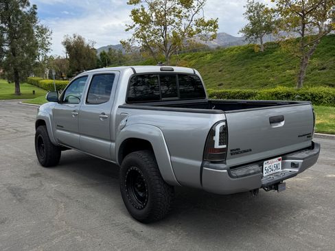 Used 2014 Toyota Tacoma PreRunner w/ TRD Sport Package RWD image 5