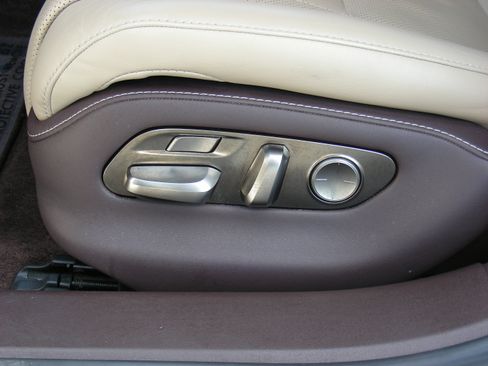 Used 2018 Lexus LS 500 500 Sedan 4D w/ Accessory Package (Z2) image 20