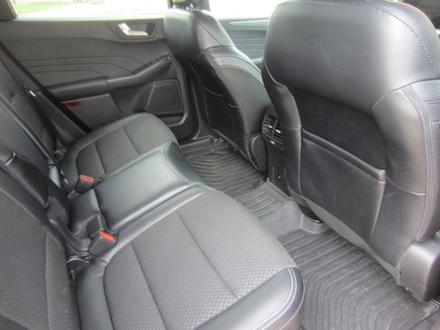 Used 2023 Ford Escape SE w/ Class II Trailer Tow Package image 15