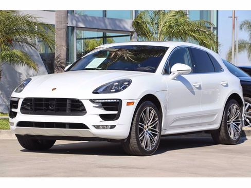 Used 2017 Porsche Macan Turbo image 21
