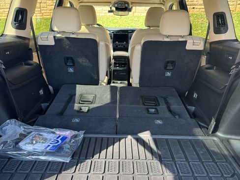 Used 2021 Jeep Grand Cherokee L Limited image 28