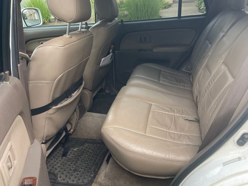 Used 2000 Toyota 4Runner Limited image 5
