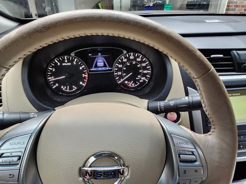 Used 2016 Nissan Altima 2.5 SL w/ 2.5 Technology w/LED Package image 11