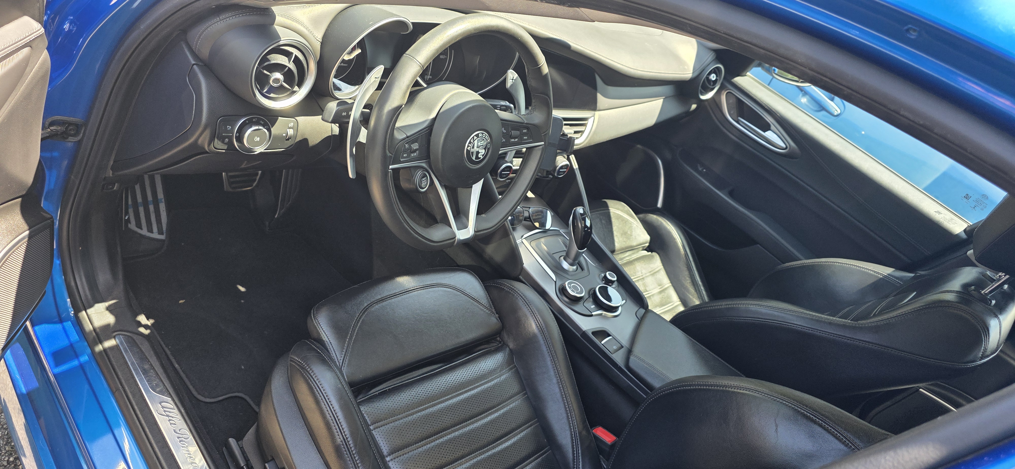 Used 2019 Alfa Romeo Giulia Ti Sport w/ Quick Order Package 22U Sport RWD image 11