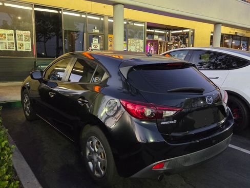 Used 2015 MAZDA MAZDA3 i Sport image 5