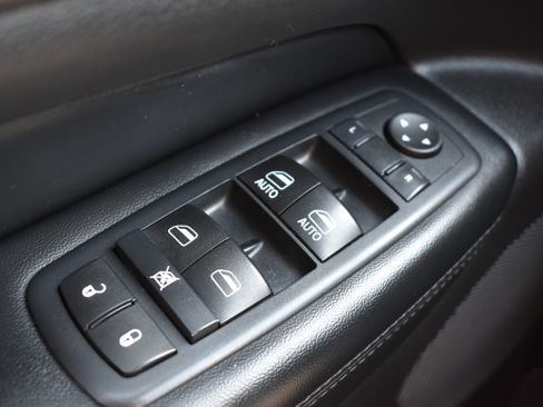 Used 2017 Jeep Grand Cherokee Laredo w/ Quick Order Package 23E image 21