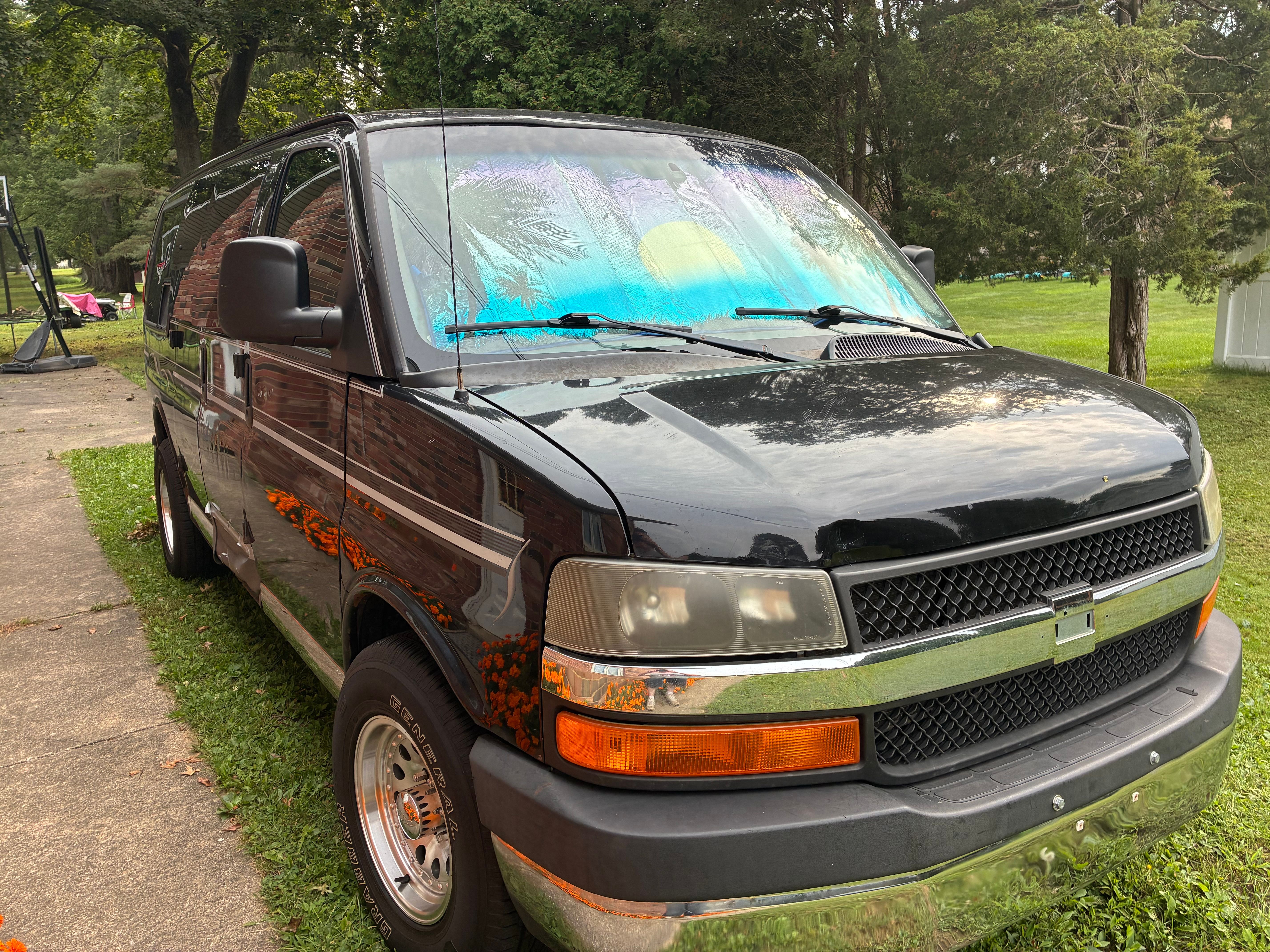 Used 2003 Chevrolet Express 1500 w/ Preferred Equipment Group 4 RWD image 4