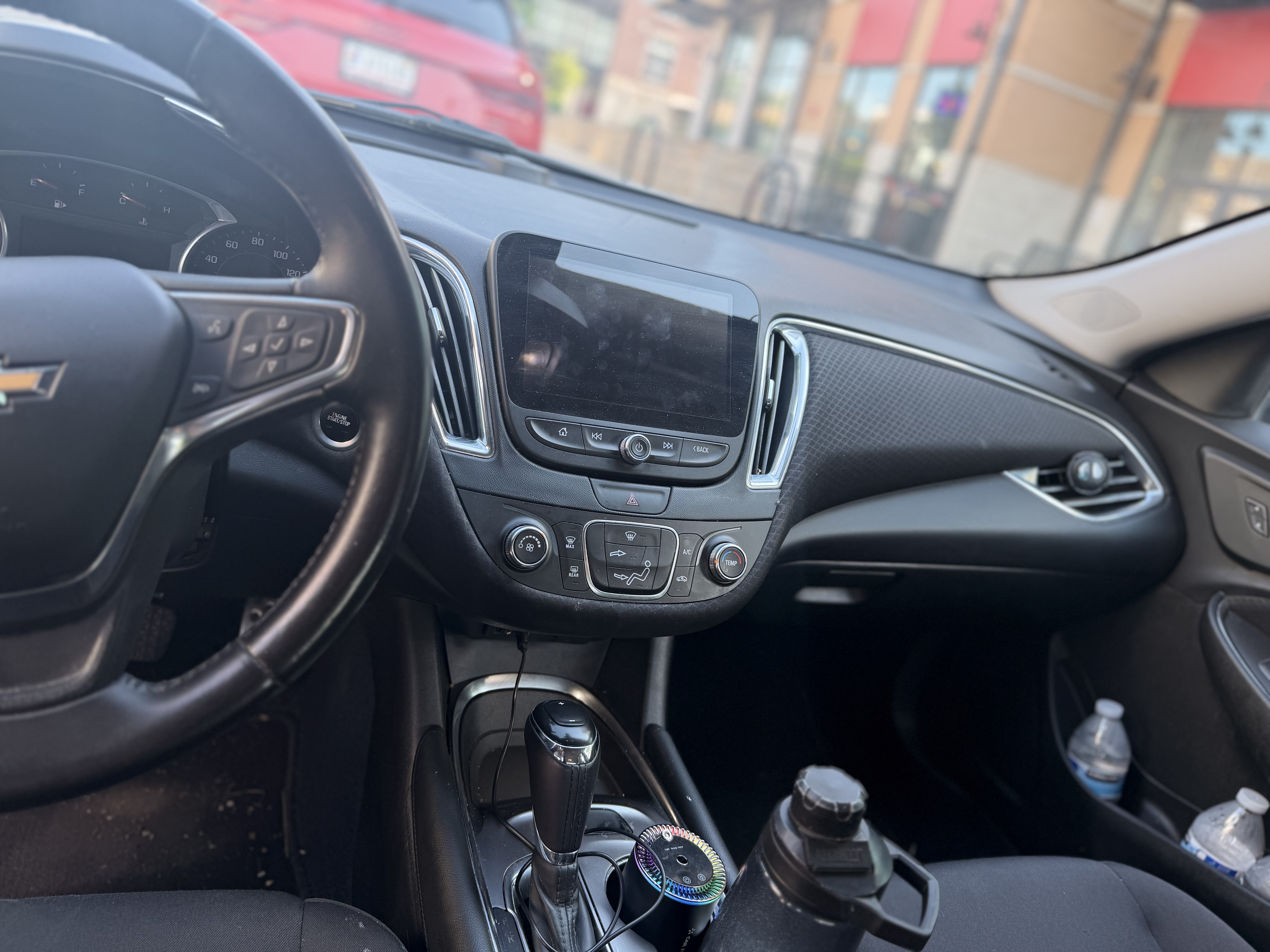 Used 2017 Chevrolet Malibu LT FWD image 11