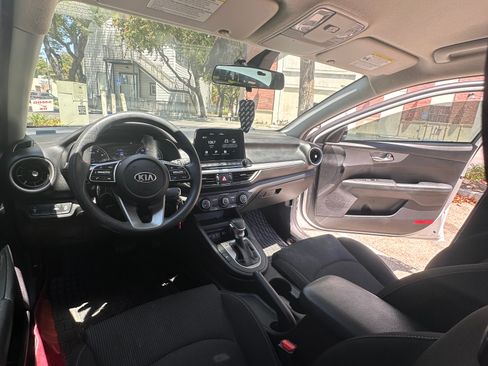 Used 2021 Kia Forte LXS FWD image 8
