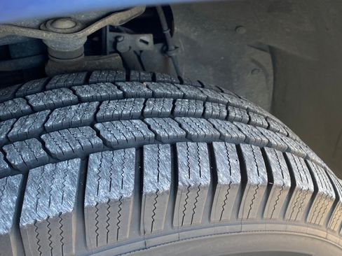 Used 2009 Ford Explorer XLT image 12