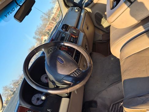 Used 2006 Ford F350 Lariat image 15