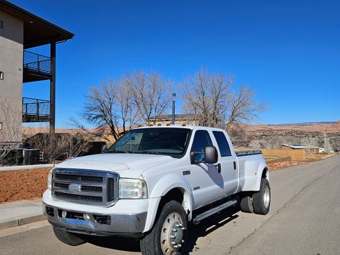 Used 2006 Ford F350 Lariat image 10