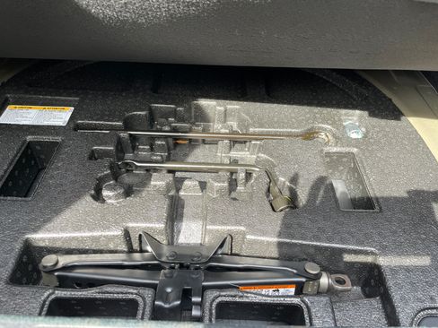 Used 2020 Toyota Camry LE image 17