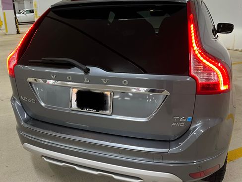 Used 2017 Volvo XC60 T6 Dynamic w/ Preferred Option Package AWD/4WD image 4