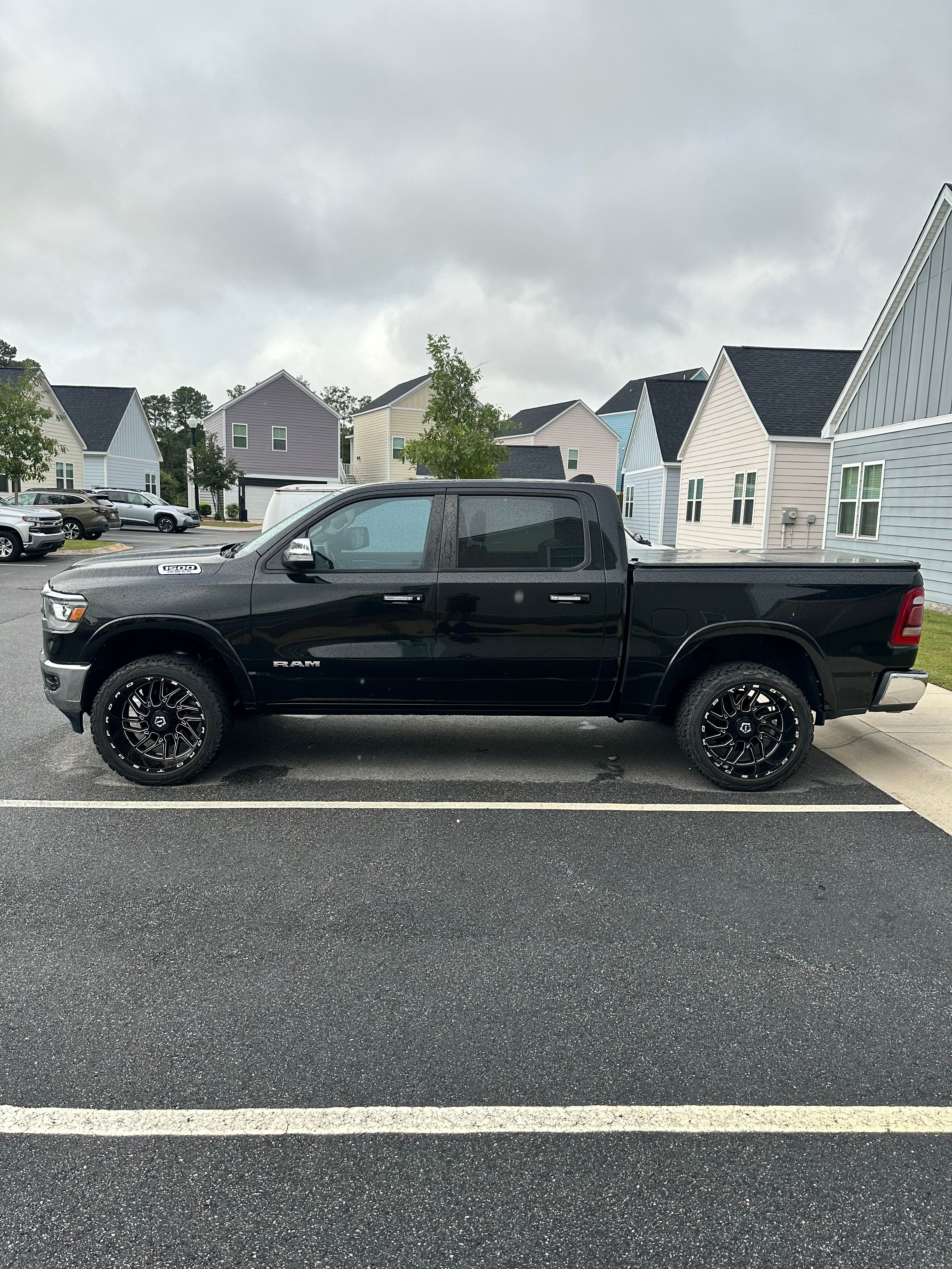 Used 2020 RAM 1500 Laramie RWD image 2